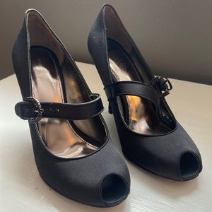 Black peep toe heel